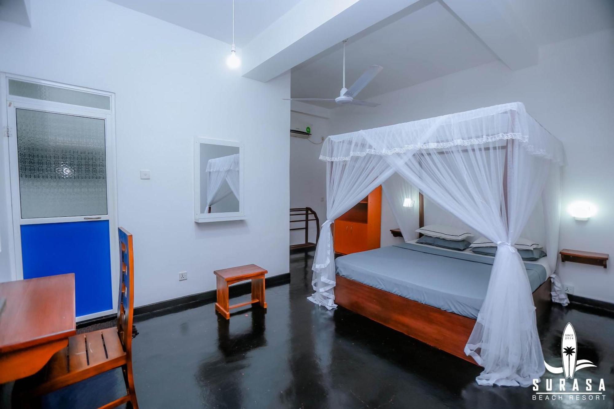 Surasa Beach Resort Weligama Esterno foto